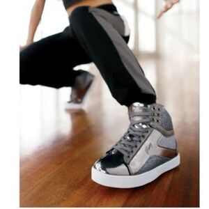NWT Pastry Pop Tart Glitter High Top Dance Sneakers Youth Sz 1 Gunmetal Metallic